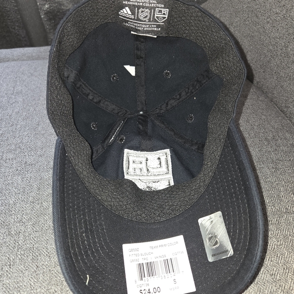 Los Angeles Kings NHL Adidas Team Logo Black Fitted Slouch Cap Hat New - Picture 4 of 7